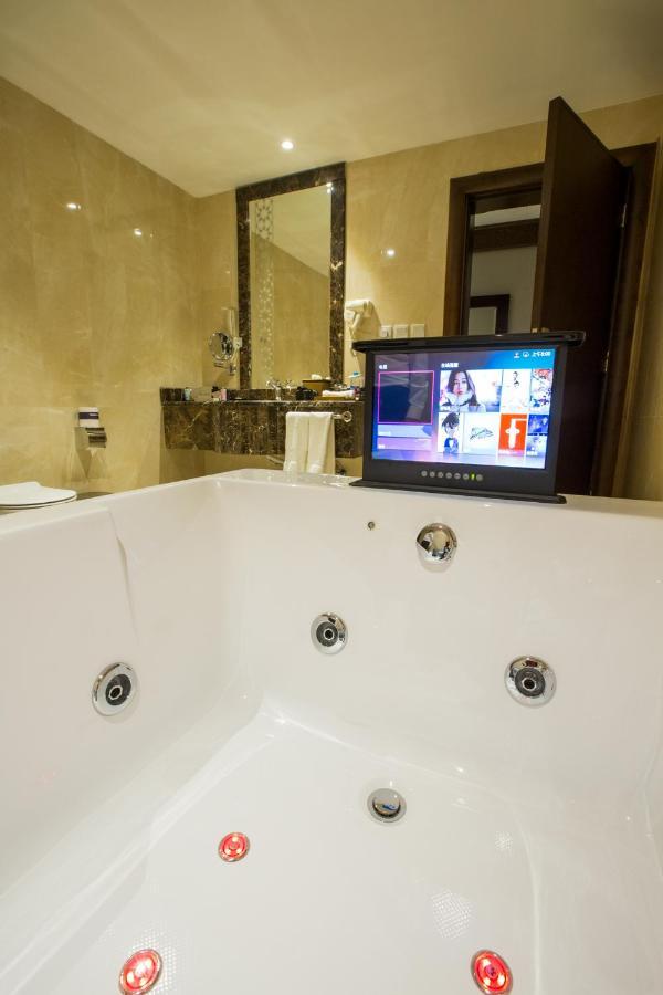 Swiss In Tabuk Hotel Экстерьер фото