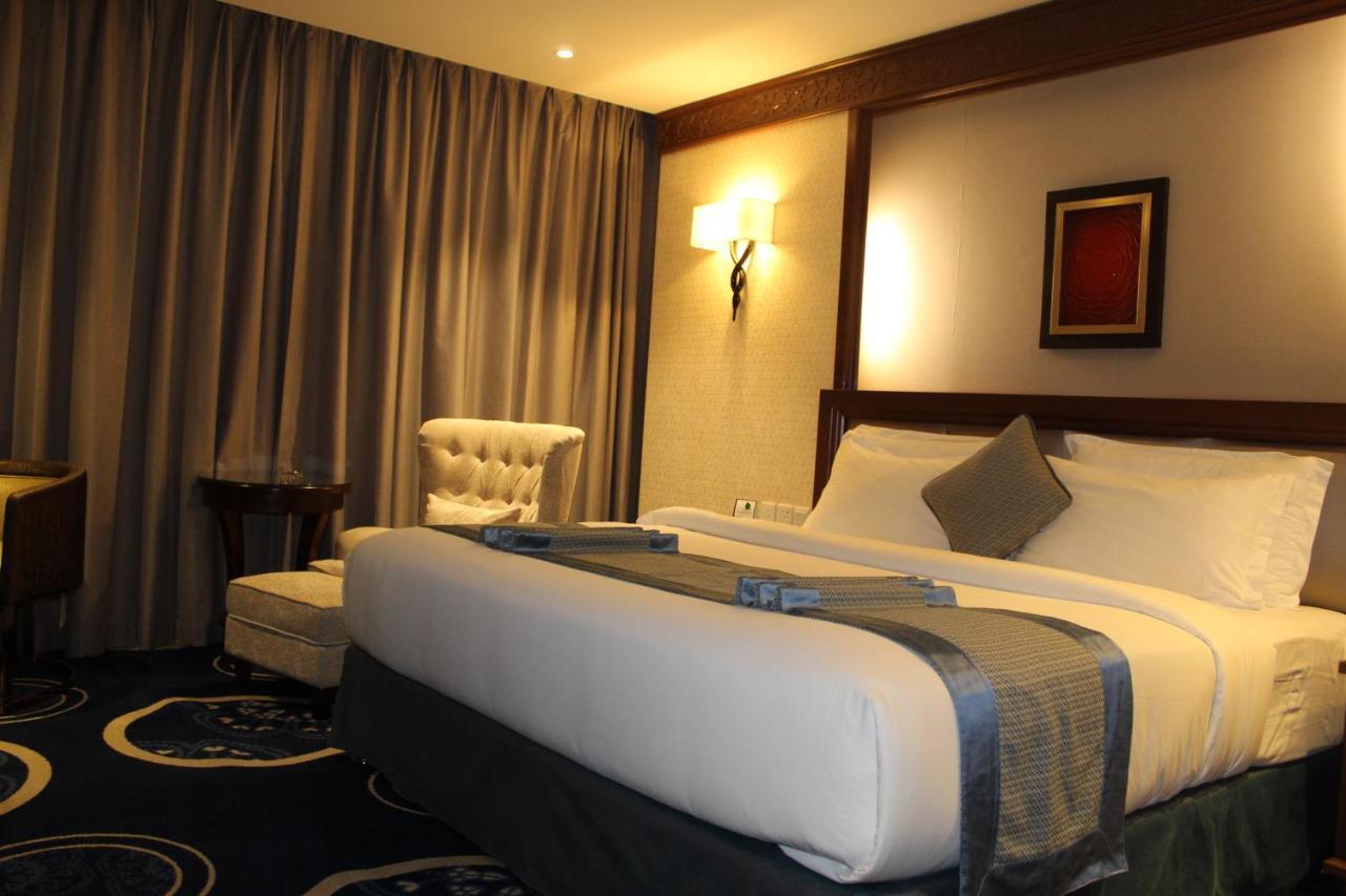 Swiss In Tabuk Hotel Экстерьер фото